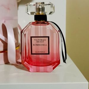 Victoria's Secret Bombshell perfume